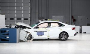 Verwondingen aan de achterbank waarschijnlijk in middelgrote sedans - The Detroit Bureau