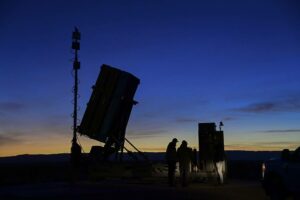 RTX et Rafael envisagent un site de l'Arkansas pour fabriquer des missiles de défense aérienne