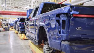 Some Ford F-150 trucks are making 'loud, crashing noises,' but there's no crash - Autoblog
