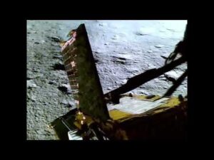 Täpne hetk, kui Chandrayaan-3 kulgur Kuu peale maandumisel alla sõitis: vaadake videot
