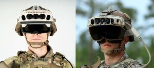 陸軍の新しい歩兵用万能装置を評価する兵士たち