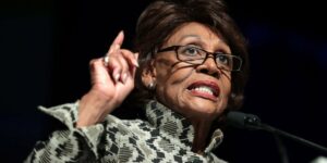 Top Democrat Maxine Waters 'Deeply Concerned' Over Launch of PayPal Stablecoin - Decrypt