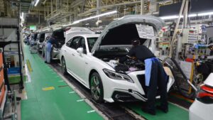 Toyota začasno ustavila proizvodnjo v vseh 14 japonskih tovarnah