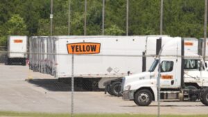 트럭 거대 기업 Yellow가 파산을 선언하고 청산 계획을 세움 - 오토블로그