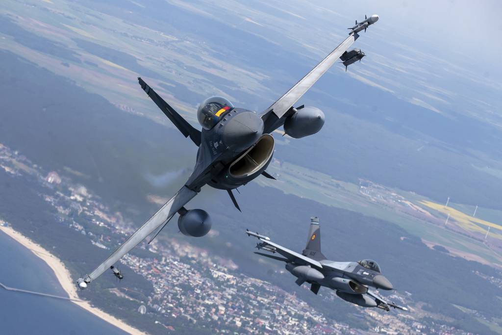 L'Ucraina otterrà aerei da combattimento F-16 da olandesi e danesi dopo che gli Stati Uniti saranno d'accordo