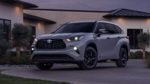 2024 Toyota Highlander dropper base L-beklædning, indgangsprisen hopper $2,500 - Autoblog
