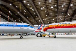 American onthult de nieuwe Airbus A321 Piedmont en PSA erfgoedkleurstellingen op de N581UW en N582UW