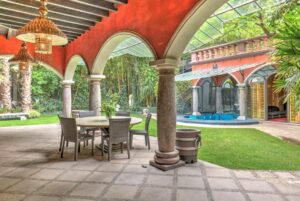 פנינה אקלקטית מחפשת 4 מיליון דולר באחת הערים ההיסטוריות האהובות ביותר במקסיקו