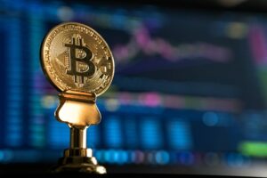 Bitcoin na borzah dosegel 5-letno dno