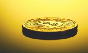 Wolumen transakcji kasowych Bitcoin spada do najniższych poziomów od 6 lat, ale jest pewien haczyk