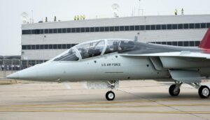 Boeing dostarczy pierwszy T-7 Siłom Powietrznym USA, przedstawia plany testów