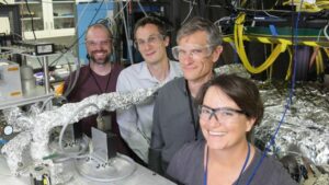 Hladni atomi, uporabljeni za ustvarjanje zanesljivega manometra za ultravisok vakuum – Svet fizike