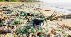 Πώς οι παγκόσμιες πολιτικές για τα πλαστικά θα μπορούσαν να μειώσουν την παραγωγή παρθένων πλαστικών κατά 30% έως το 2040 | GreenBiz