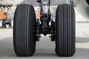 着陸装置のタイヤの寿命はどのくらいですか?