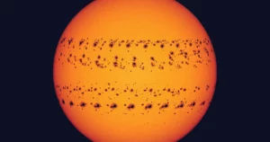Kako se znanstveniki lotevajo zapletene naloge napovedovanja sončnega cikla | Revija Quanta
