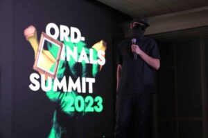 Le Sommet inaugural des Ordinaux se termine avec succès à Singapour ; apparition surprise de Casey Rodarmor, créateur de Bitcoin Ordinals
