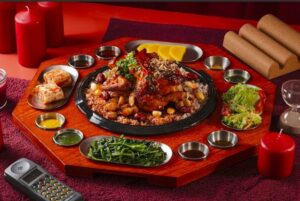El pollo llameante coreano Kawkki enciende el IOI Mall Puchong con un espectáculo culinario coreano candente
