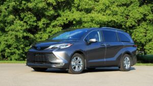 Long-Term 2023 Toyota Sienna AWD fuel economy update after 9,000 miles