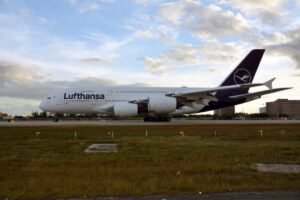 Lufthansa to return to service all of its 8 remaining Airbus A380 aircraft in Munich by 2025