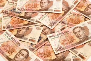 Mehiški peso je v petek zabeležil rast, čeprav več kot 1 % tedensko izgubo