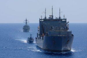 نیروی دریایی کشتی های بدون سرنشین را به ژاپن می آورد تا یکپارچگی ناوگان را تقویت کند