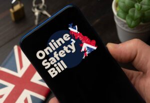 Nič več škodljive vsebine, saj je Združeno kraljestvo sprejelo zakon o spletni varnosti