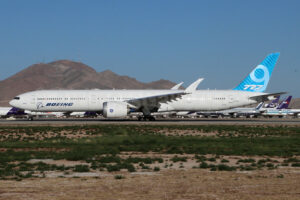 사진: 보잉 777-9(777X) N779XY(msn 65799) VCV(Michael B. Ing). 이미지: 961371.