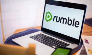 تقول شركة Rumble إنها ترفض طلبًا "مثيرًا للقلق" من برلمان المملكة المتحدة لإلغاء المنصة وشيطن Russell Brand