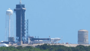 Roket SpaceX Falcon 9 meluncurkan misi ke-62 yang memecahkan rekor tahun ini