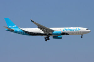 Il primo Airbus A330-300F hawaiano vola ora nella livrea Prime Air (Amazon)
