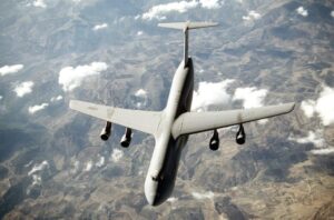 Η αμερικανική Πολεμική Αεροπορία C-5 Galaxy προσγειώνεται στο Μάλμε της Σουηδίας