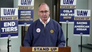 Le président de l'UAW désigne trois usines d'assemblage comme cibles de grève si un accord n'est pas conclu d'ici minuit - Autoblog