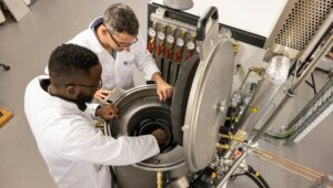 UQ, 우주 비행기 기술을 만들기 위해 3,000°C 용광로 공개