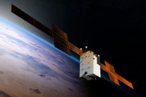 כוח החלל האמריקאי רואה שותפויות לתקשורת לוויינית טקטית