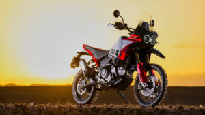 2024 Ducati DesertX Rally, 재고 DesertX를 레이스 사양으로 업그레이드 - Autoblog