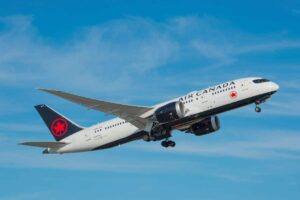 O voo inaugural da Air Canada de Vancouver chega a Dubai, conectando o oeste do Canadá com o Oriente Médio
