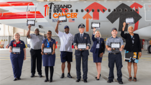 عملاء الخطوط الجوية الأمريكية يرفعون إجمالي الرقم القياسي لحملة الوقوف في وجه السرطان