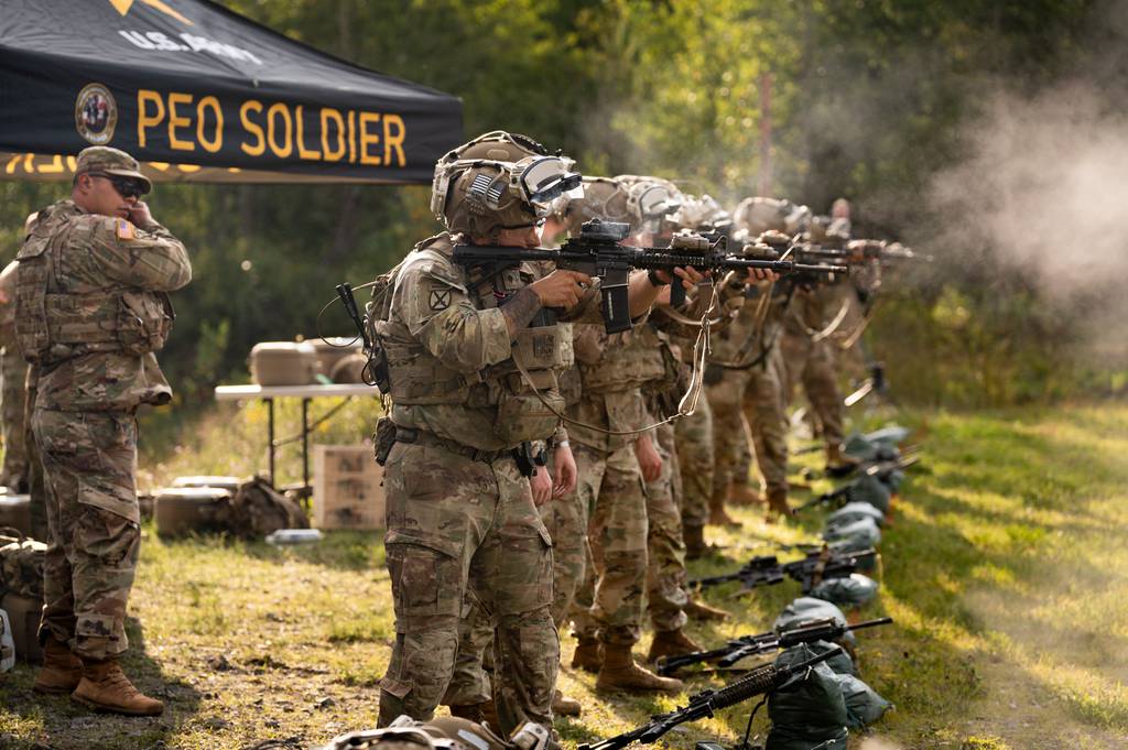 ऐप्स यह बताएंगे कि सैनिक सेना के 'मिश्रित वास्तविकता' उपकरण का उपयोग कैसे करते हैं