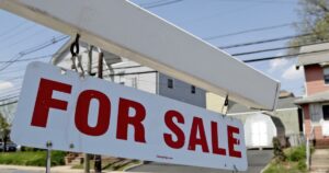 As altas taxas de juros estão impedindo você de comprar ou vender uma casa?