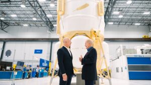 Blue Origin rivela il modello del prototipo del lander lunare Blue Moon