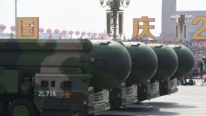 China mais que dobrou seu arsenal nuclear desde 2020, diz Pentágono