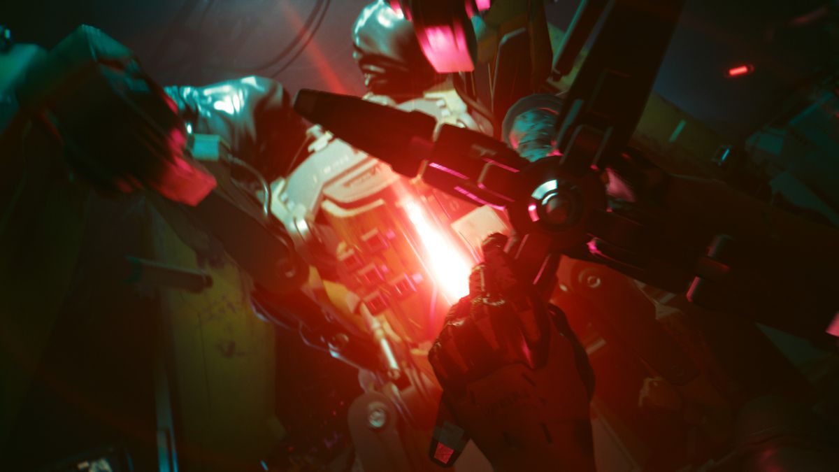 The Cerberus MK-II overpowering V with one of its drill claws in Cyberpunk 2077: Phantom Liberty.