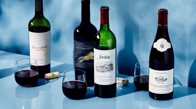 รายชื่อไวน์แดงบางส่วนที่ได้รับเลือกให้เป็นส่วนหนึ่งของการปรับปรุงโปรแกรมไวน์ปี 2023 ของเดลต้า