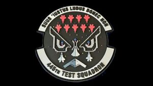 Edwards Test Squadrons nye patch driller 6. generations flysilhuet