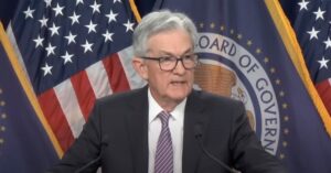 Federal Reserve-formand diskuterer pengepolitik og amerikansk økonomisk modstandsdygtighed