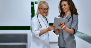 ספק שירותי הפוריות Ovum Health מספק למטופלים מידע באמצעות כלי צ'אט ותזמון עם IBM watsonx Assistant - IBM Blog