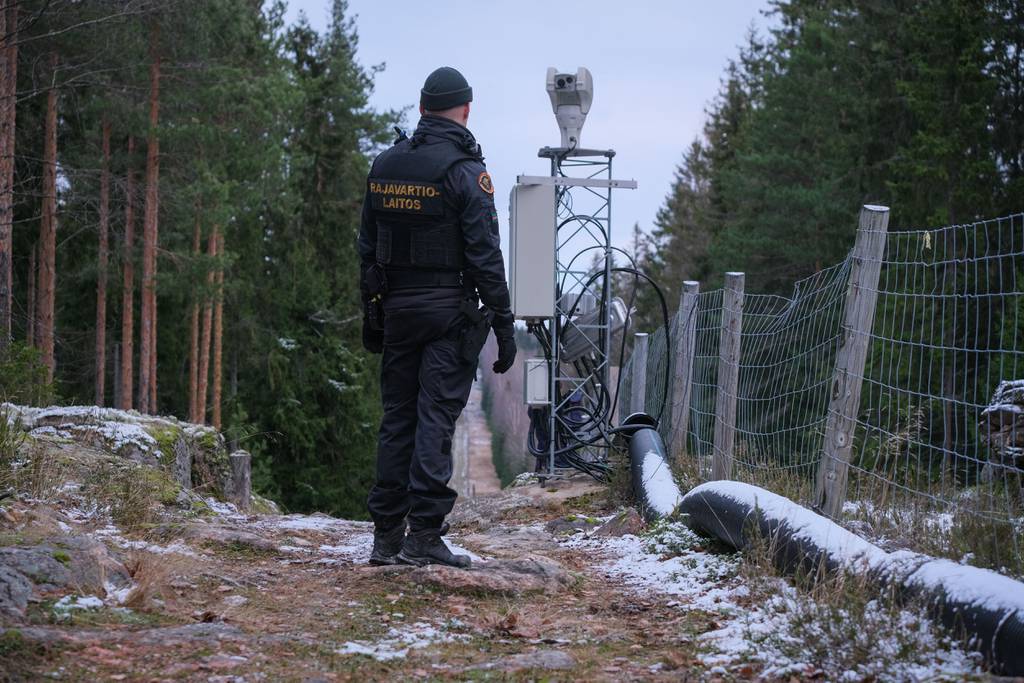 Bugetul de apărare al Finlandei pentru 2024 vizează reaprovizionarea de arme, securitatea frontierei