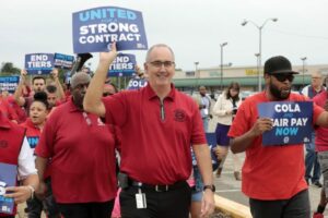 福特呼吁美国汽车工人联合会停止“激烈”罢工