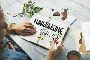 Recaudación de fondos simplificada: su guía para una recaudación de fondos grande - GroupRaise