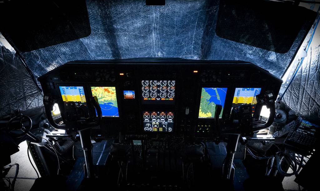 अलविदा, डायल: पुराने अमेरिकी वायु सेना सी-130 में डिजिटल एवियोनिक्स आ रहा है